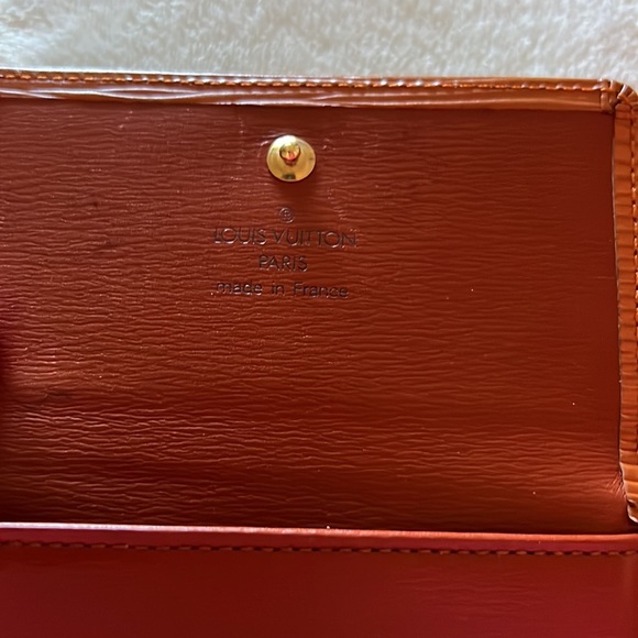 Louis Vuitton Authentic - Picture 5 of 7